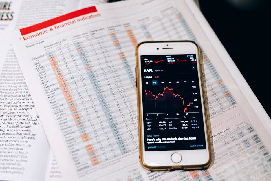 Screenshot der TrustBroker Pro Handelsplattform im Dark Mode